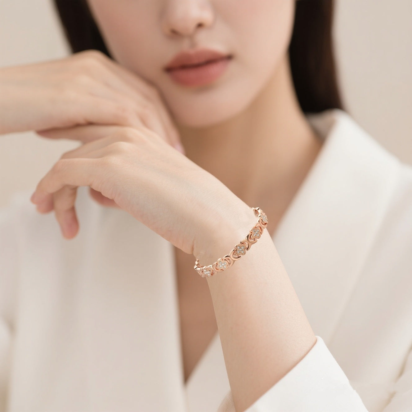 Four-leaf clover bracelet