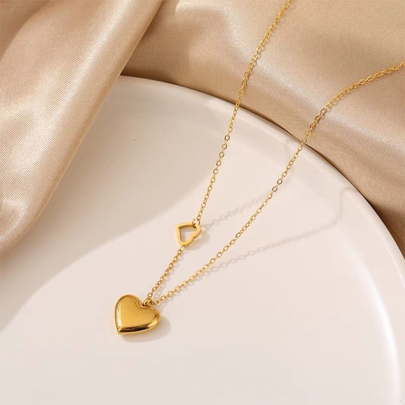 Elegant heart necklace